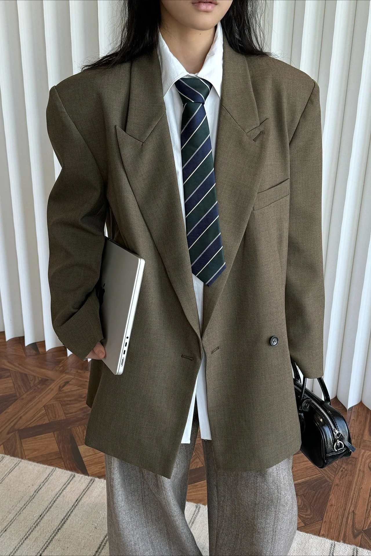 Akira Structured Shoulder Blazer - Image 5