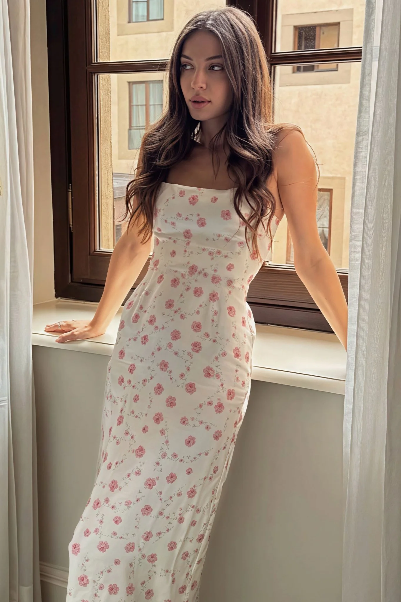 Darlene Floral Bodycon Midi Dress - Image 3