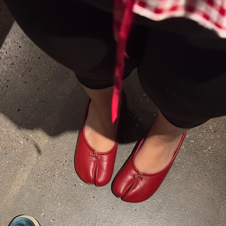 Elizabeth Split Toe Ballet Flats - Image 18