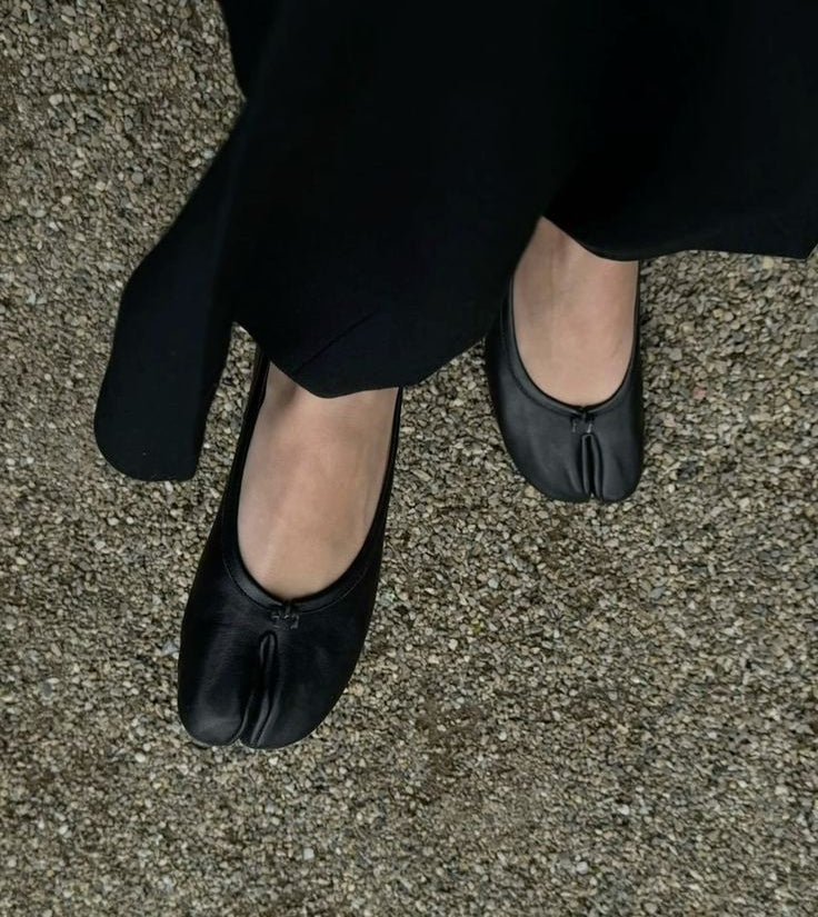 Elizabeth Split Toe Ballet Flats - Image 3