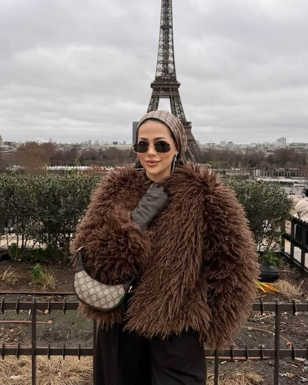 Elsie Fluffy Cropped Faux Fur Coat - Image 3