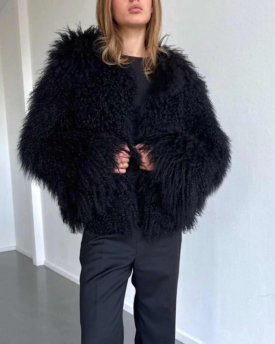 Elsie Fluffy Cropped Faux Fur Coat - Image 5