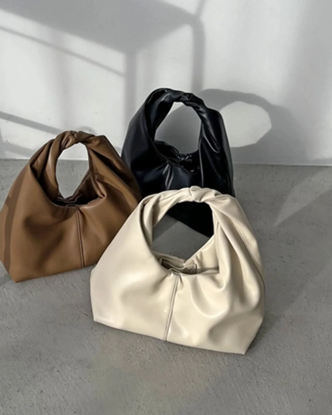 Gelyn Clutch Leather Bag - Image 6