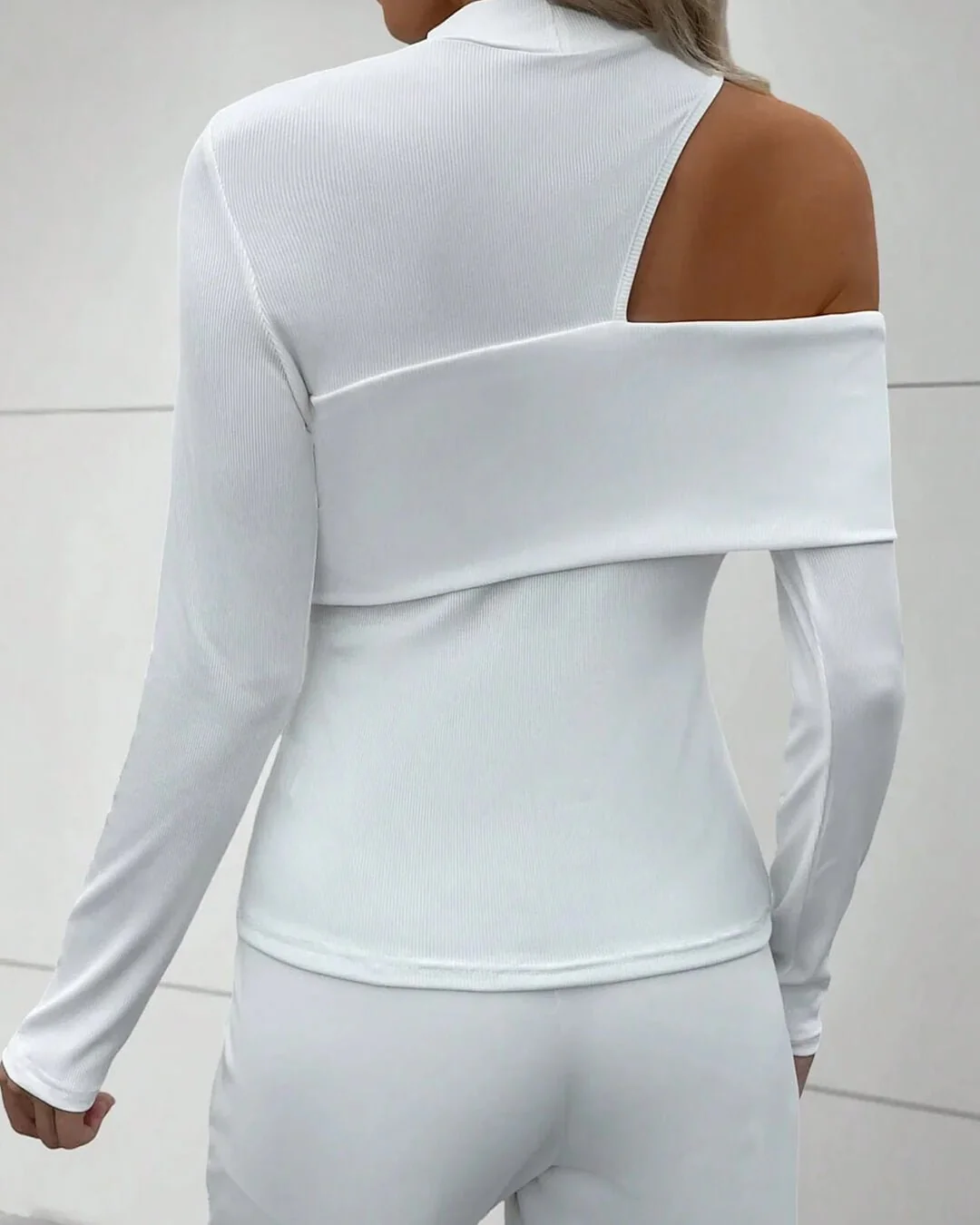 Hazel Cutout Shoulder Knitted Top - Image 6