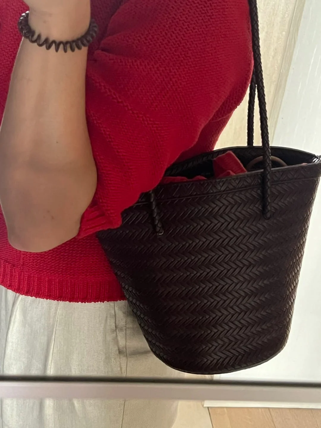 Meryl Woven Bucket Handbag with Pouch - Image 5